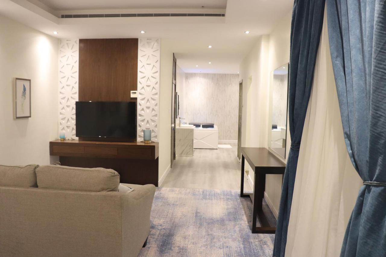 Thwary Hotel Suites Riyadh Exteriör bild