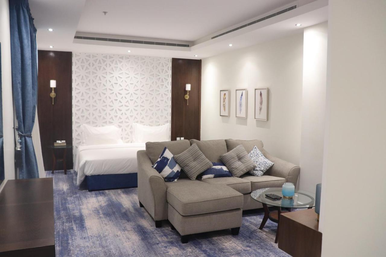 Thwary Hotel Suites Riyadh Exteriör bild