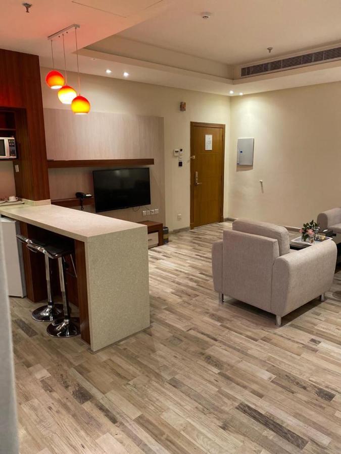 Thwary Hotel Suites Riyadh Exteriör bild