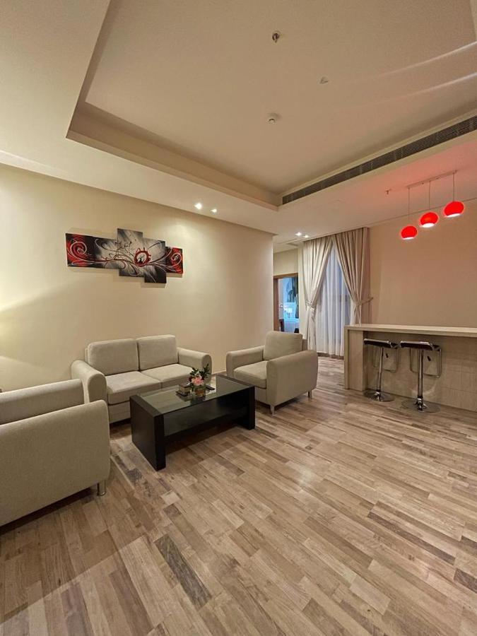Thwary Hotel Suites Riyadh Exteriör bild