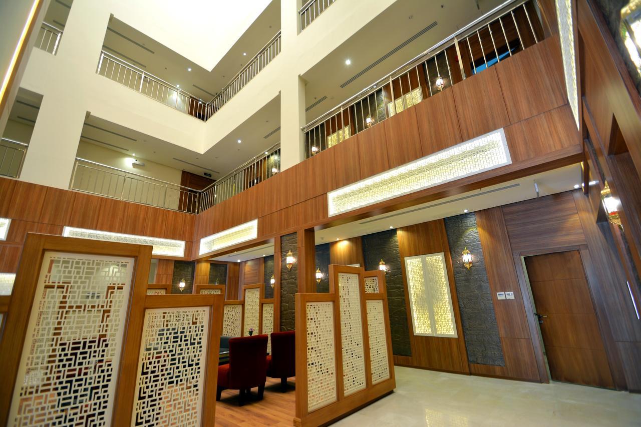 Thwary Hotel Suites Riyadh Exteriör bild