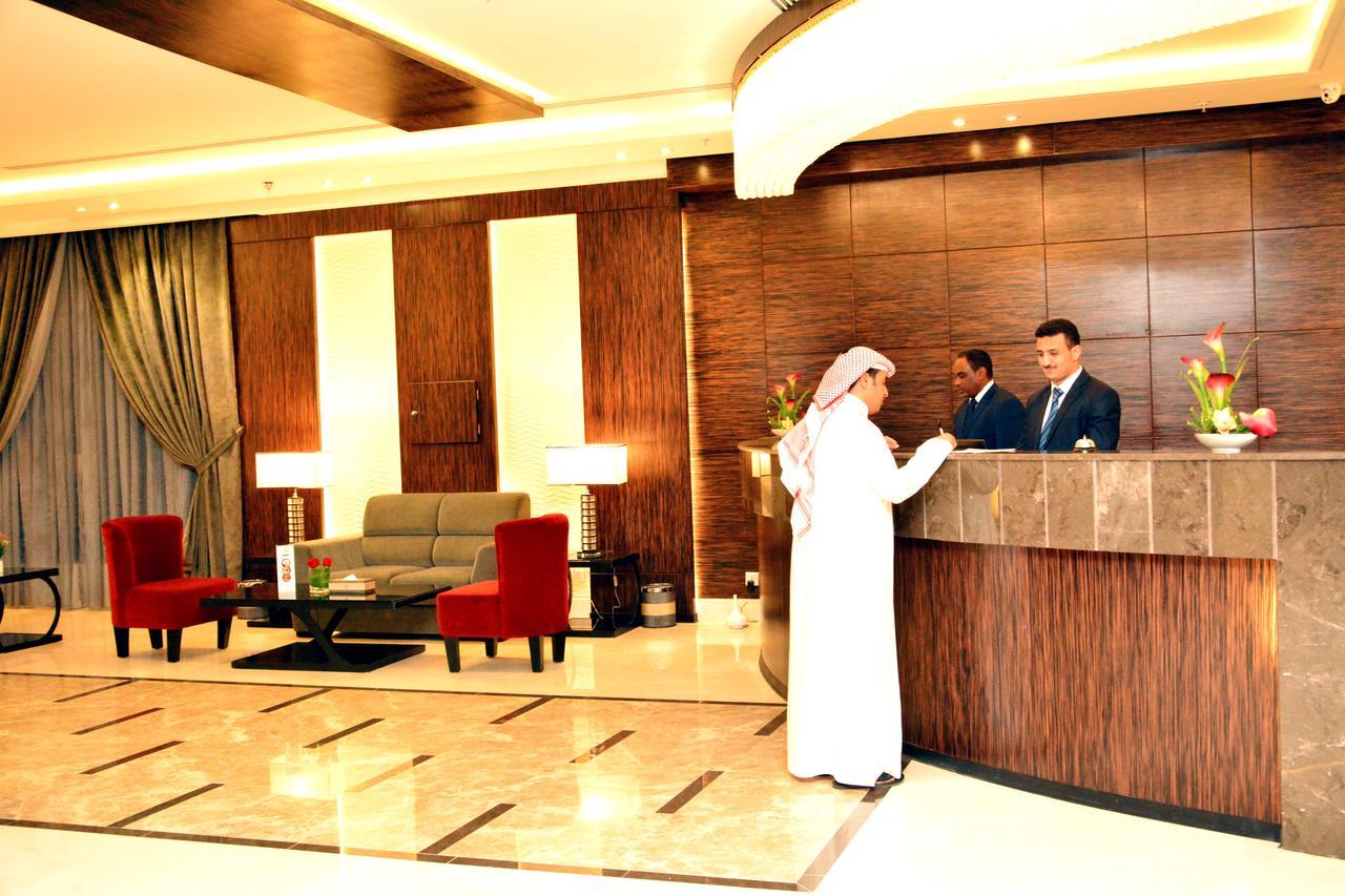 Thwary Hotel Suites Riyadh Exteriör bild