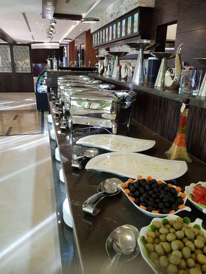 Thwary Hotel Suites Riyadh Exteriör bild