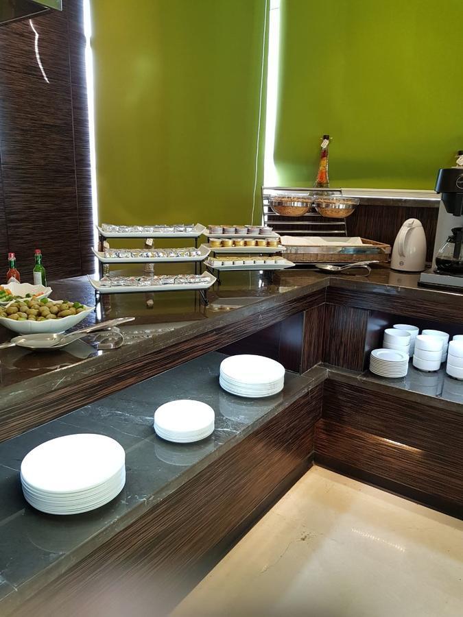Thwary Hotel Suites Riyadh Exteriör bild
