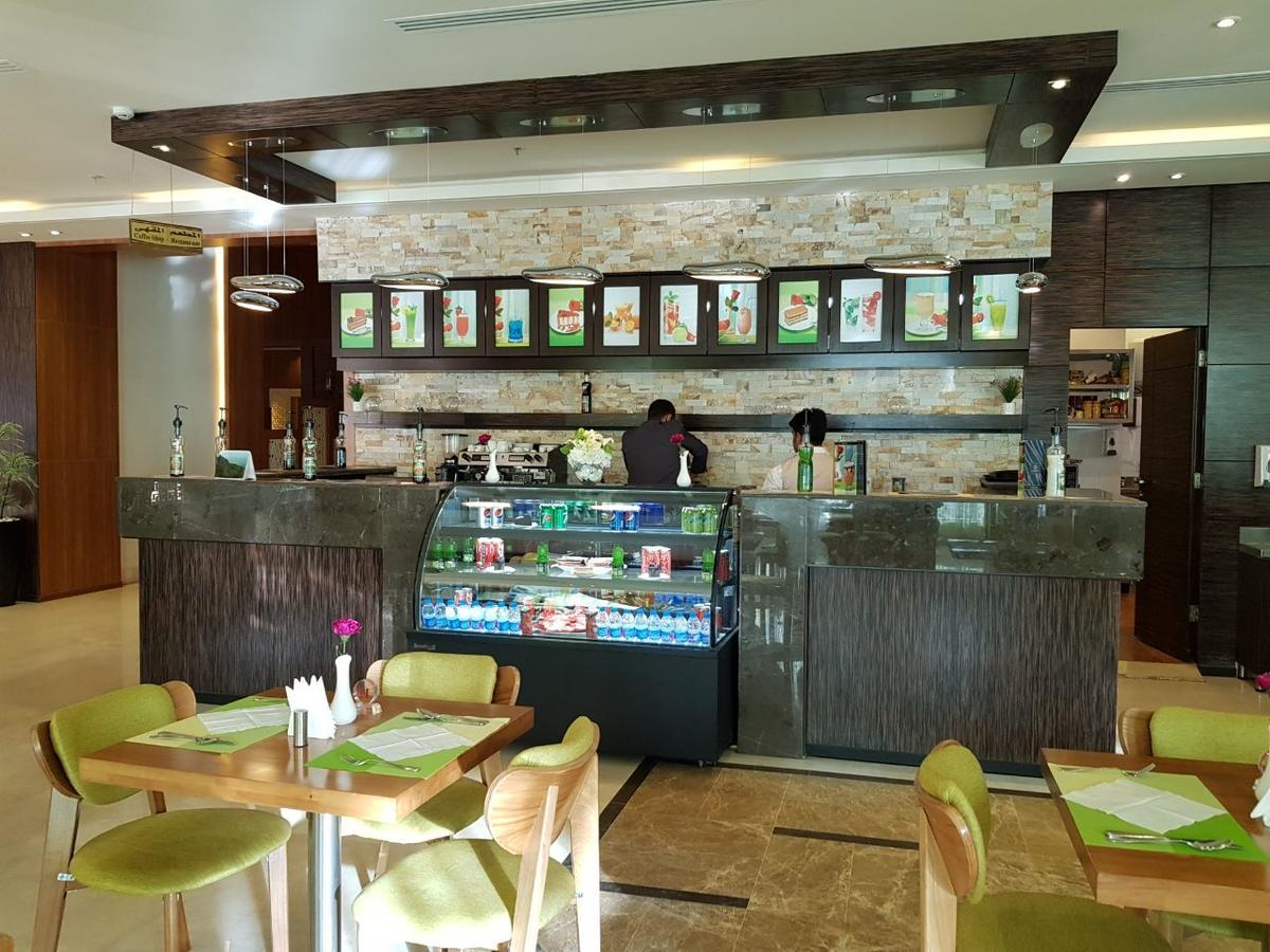 Thwary Hotel Suites Riyadh Exteriör bild