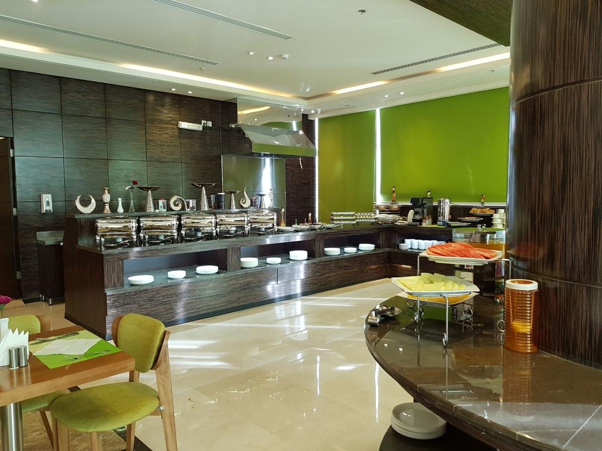 Thwary Hotel Suites Riyadh Exteriör bild
